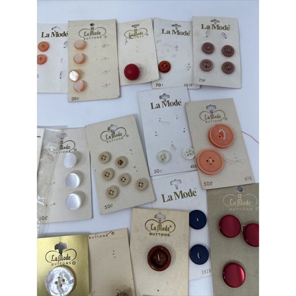 VTG Lot 70 Carded NEW Sewing Buttons LaMode Platic Metal Wood Japan Holland USA - Picture 5 of 16